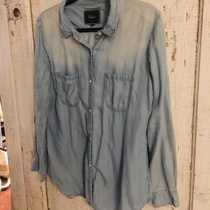 Rails Chambray Button Up